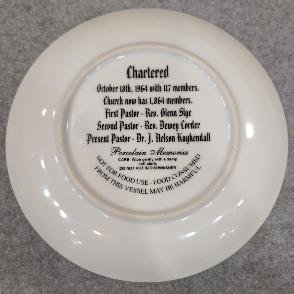 Golden Springs Baptist Church 35th Anniversary Porcelain Plate 1964-1999 Gold - Picture 3 of 3